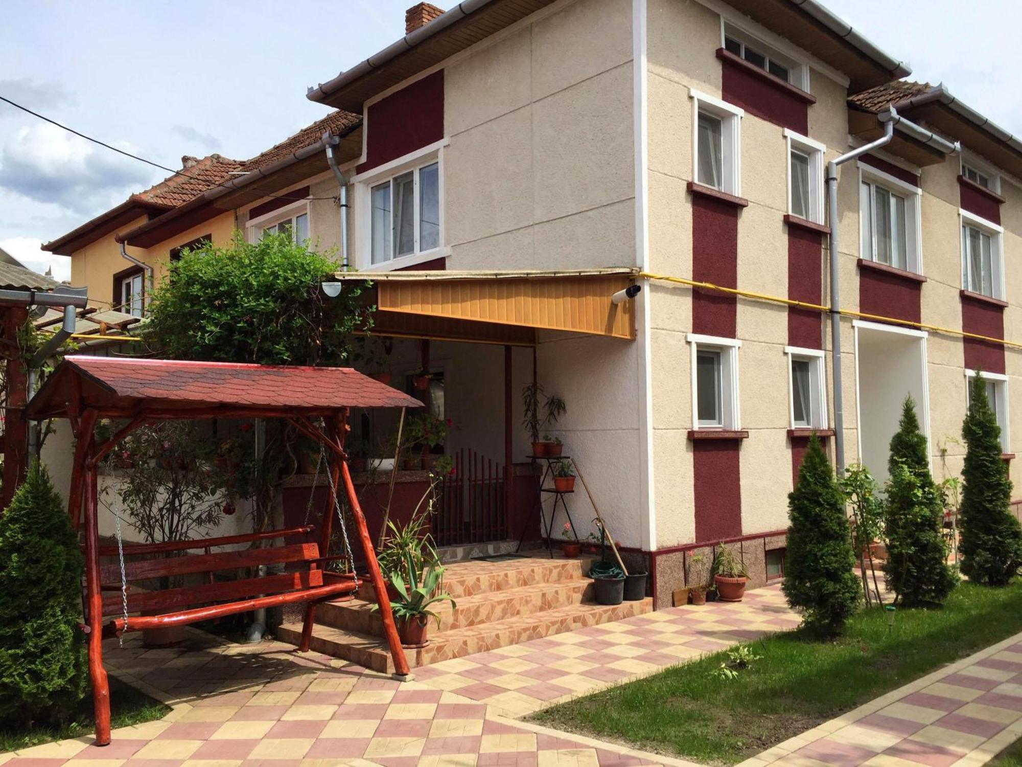Hotel Casa Mary Haţeg Esterno foto