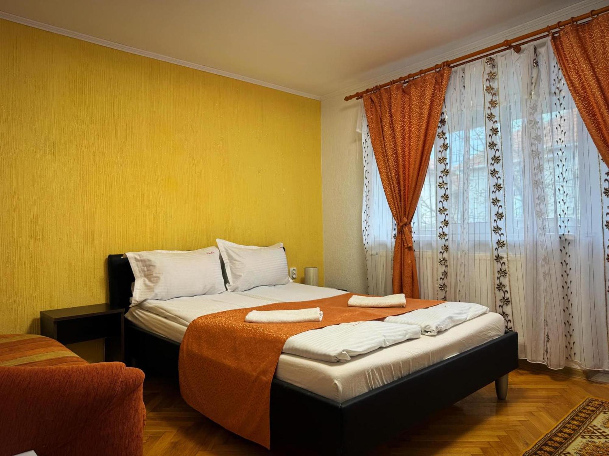 Hotel Casa Mary Haţeg Esterno foto