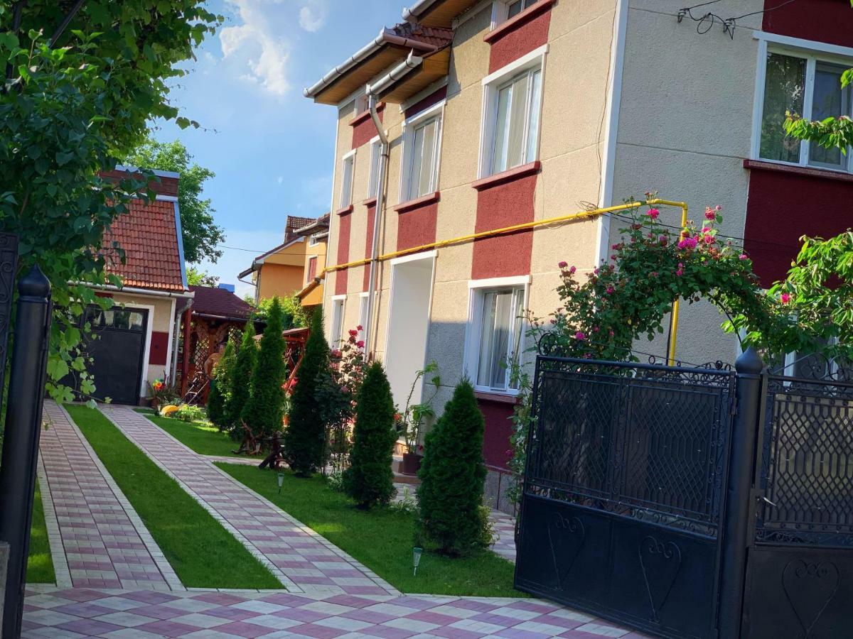 Hotel Casa Mary Haţeg Esterno foto